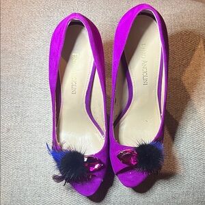 Enzo Angiolini Eared Carpet Fuchsia Suede Heels Womens Size 7